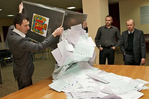 2 - ночь выборов - фото с сайта Законодательного собрания края.jpg 2 - ночь выборов - фото с сайта Законодательного собрания края.jpg