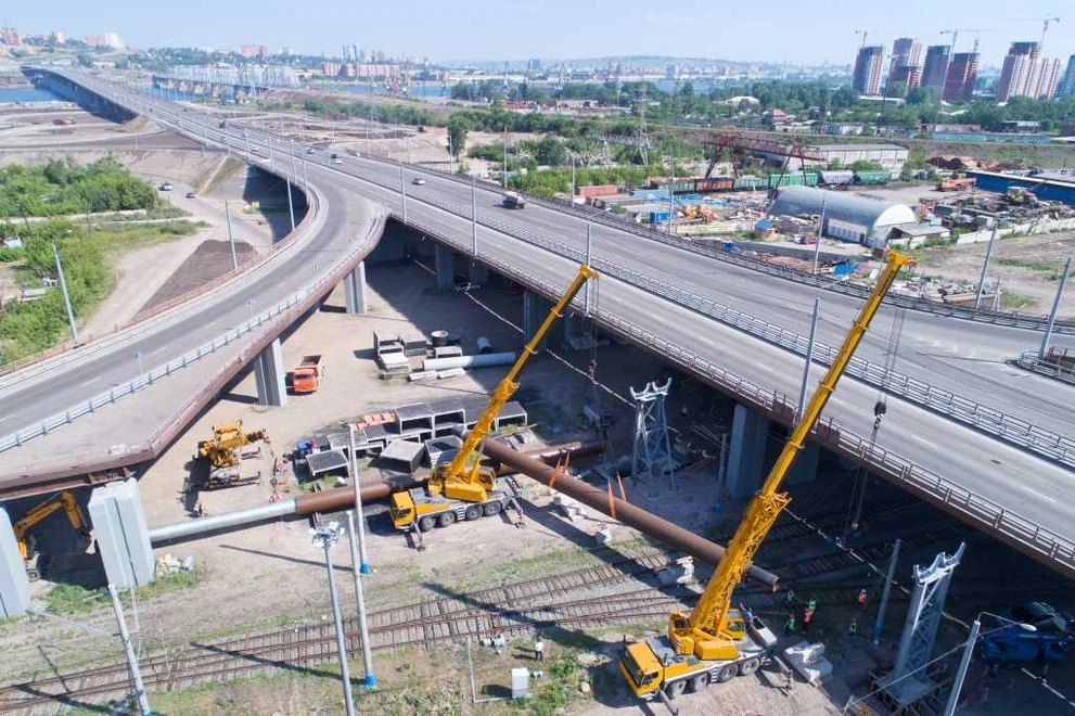Строительство новой теплосети в теле четвертого моста.jpg Строительство новой теплосети в теле четвертого моста.jpg