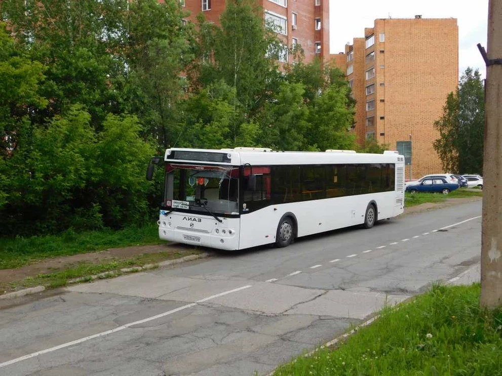 "Дачный" автобус №101, на котором мы ездили DSCN2286.JPG