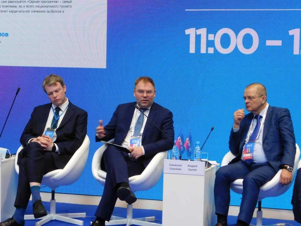 Станислав Селезнёв (в центре) и Андрей Грачёв (справа) DSCN0951.JPG