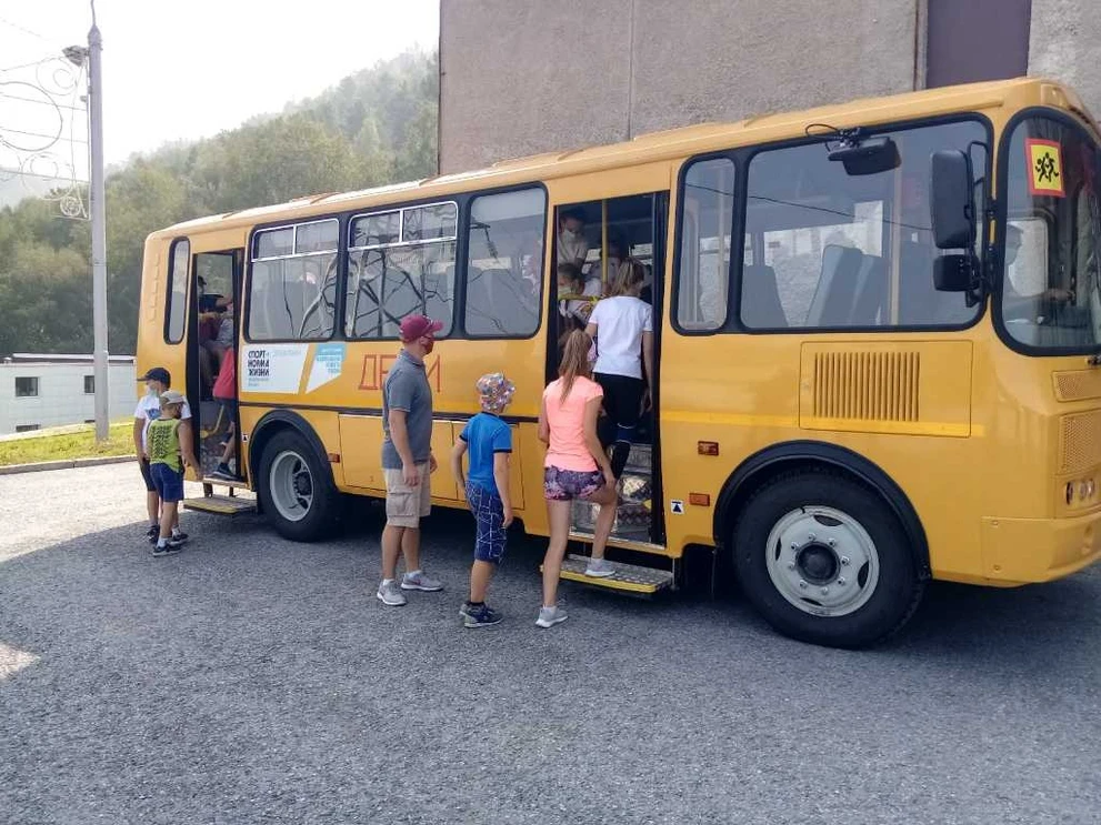 Автобус для СШОР по горнолыжному спорту и сноуборду.jpg Автобус для СШОР по горнолыжному спорту и сноуборду.jpg