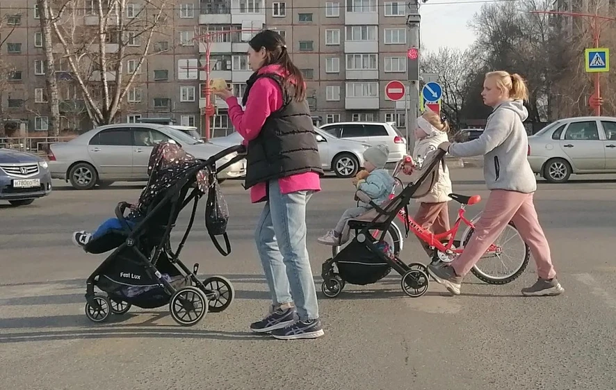 Многодетные семьи из Красноярска освободили от уплаты налога на имущество