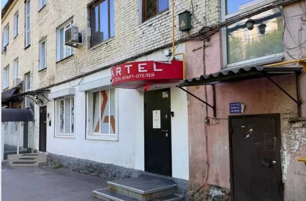 В центре Красноярска по требованию прокуратуры закрыт хостел в жилом доме