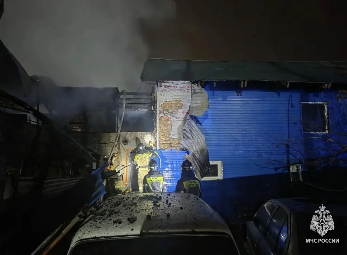 В Горно-Алтайске потушили крупный пожар