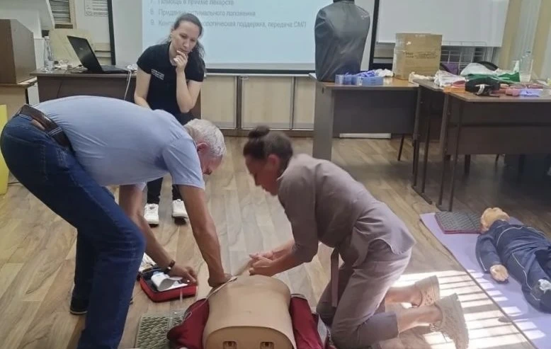 В Хакасии специалисты федерального центра обучили оказанию первой помощи