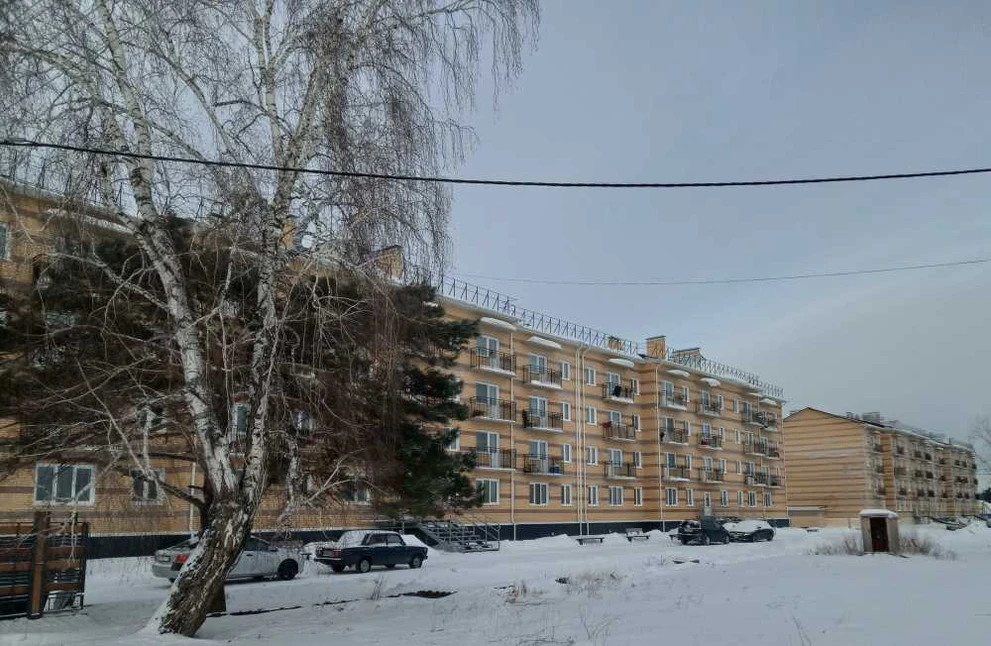 В Красноярском крае более 700 жителей переехали из аварийного жилья в новые квартиры