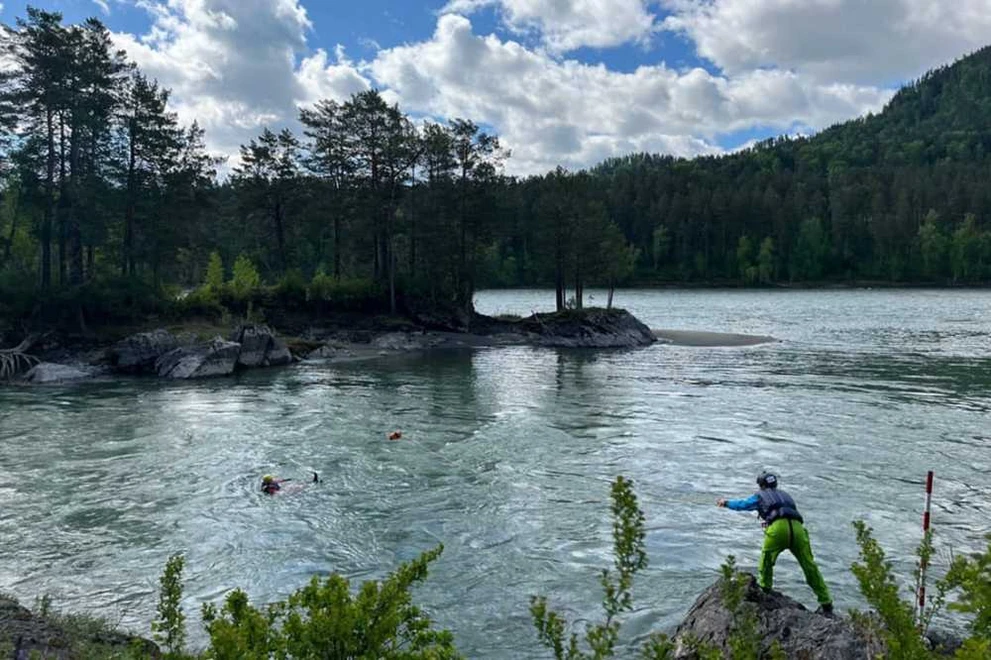 В Республике Алтай проверили знания и навыки инструкторов по водному туризму