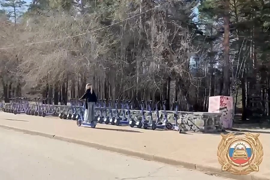 В Иркутской области в ходе рейда проверяли пользователей средствами индивидуальной мобильности (СИМ)
