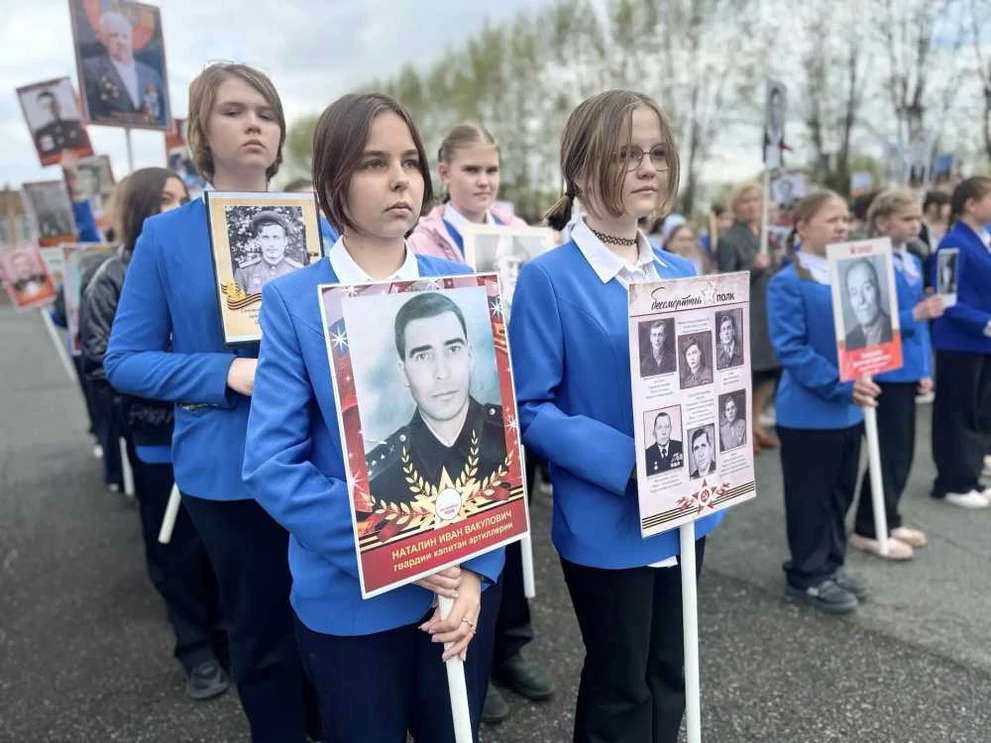 В Красноярске более 800 кадет и гимназисток хором исполнили «Смуглянку»