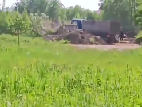 В Сосновоборске Красноярского края начали убирать стихийную свалку