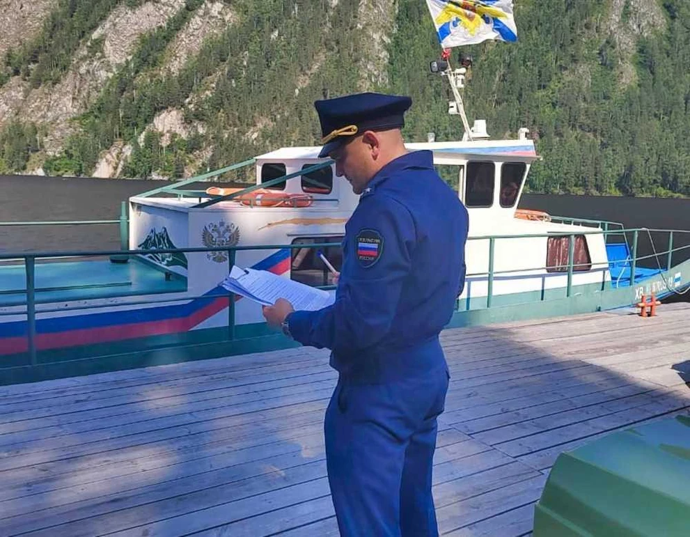 В Хакасии пресекли нелегальные водные перевозки на реке Енисей