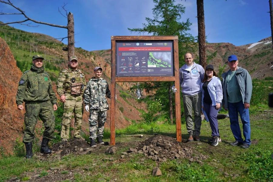 В Норильске прошла экологическая акция у знаменитого водопада «Красные камни»