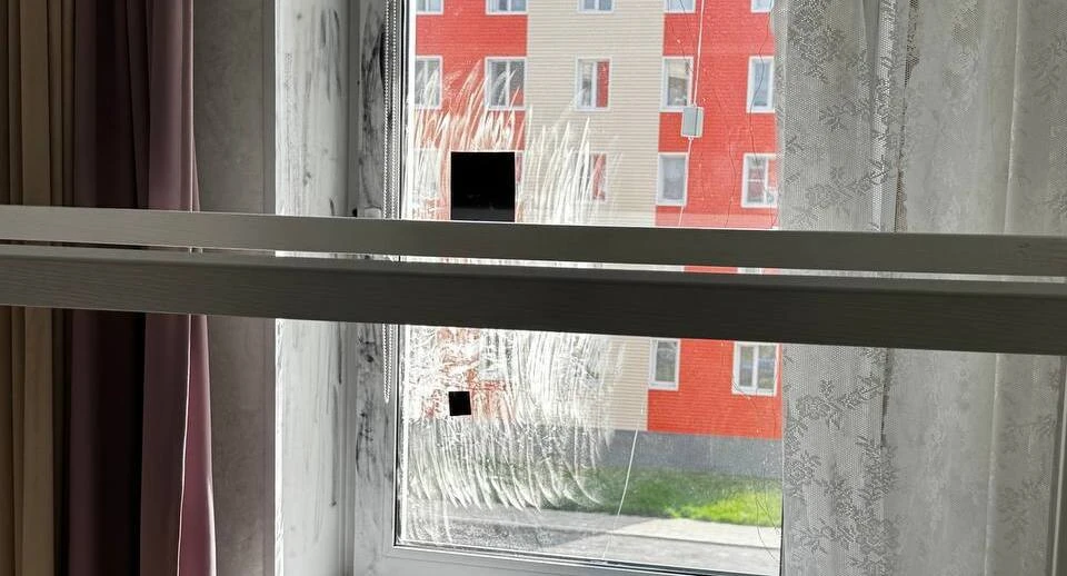 В Томской области 3-х летний мальчик выпал из окна