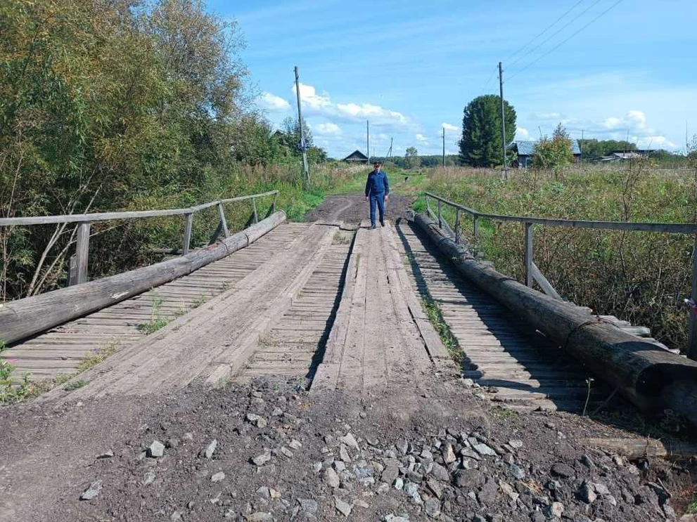 Жители села в Томской области вынуждены попадать на кладбище через прокуратуру 
