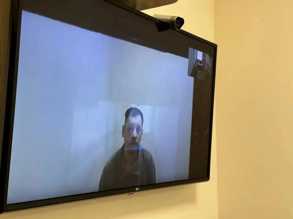 За стрельбу по урнам и угрозу убийством детям осуждён житель Красноярска
