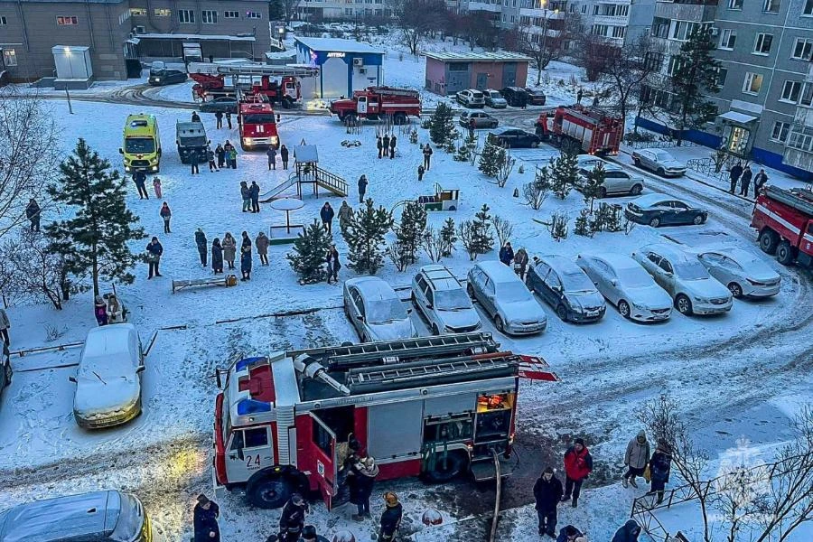 В Омске из-за пожара эвакуировали жителей 9-этажки