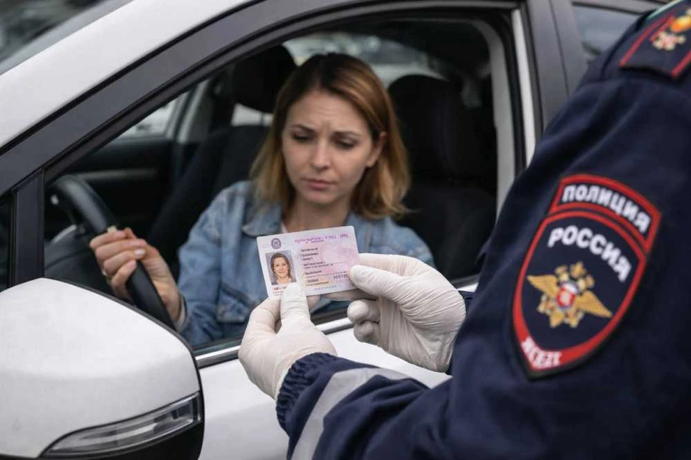 Жительница Хакасии предстанет перед судом за поддельное водительское удостоверение