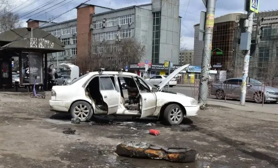 В Иркутске пьяный мужчина спалил «Тойоту», водитель которой отказался его подвезти