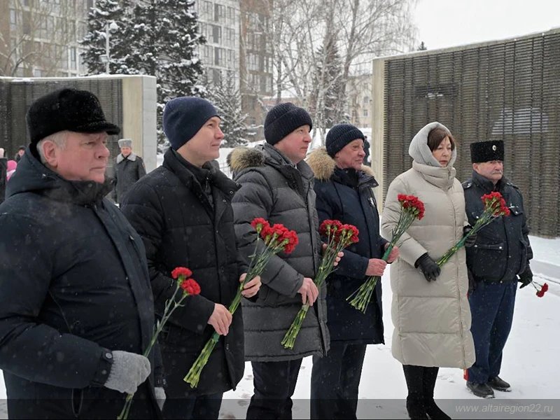Глава Алтайского края принял участие в мероприятиях, приуроченных окончанию Сталинградской битвы