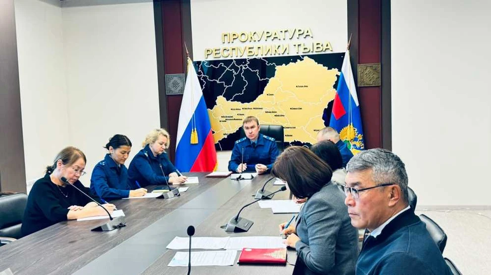 Прокуратура Тувы провела заседание по борьбе с нарушениями трудовых прав граждан