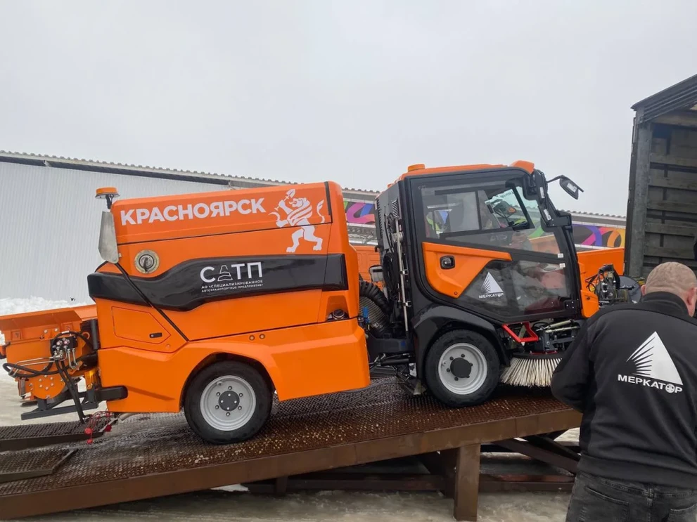 В Красноярске уборочный парк пополнился новой коммунальной техникой 