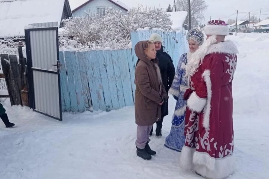 В Красноярском крае идёт акция «Дед Мороз – единоросс»