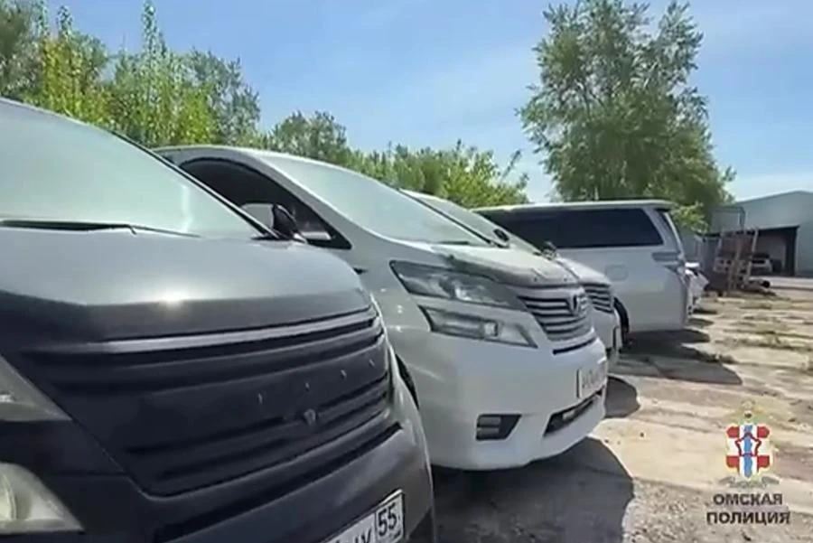В Омске полиция изъяла у покупателей 7 автомобилей, которые оказались «конструкторами» 