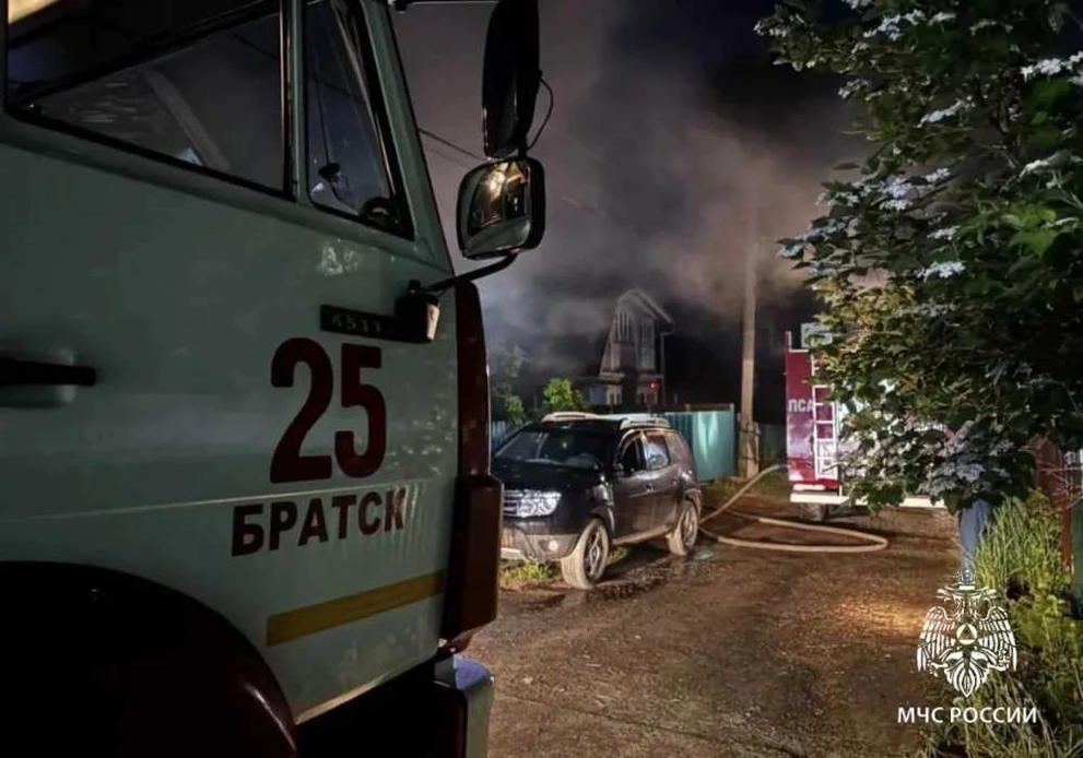 В Братске Иркутской области на пожаре пострадал мужчина 
