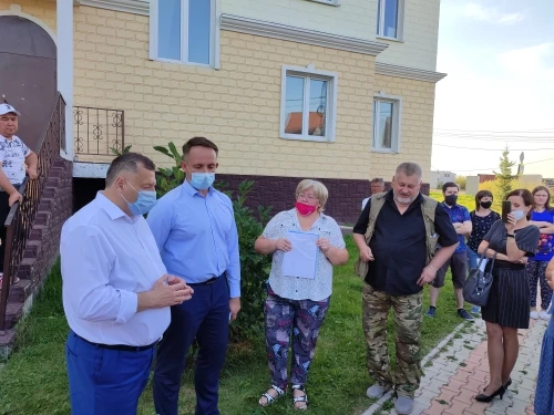встреча с жителями дом Удачная.jpg