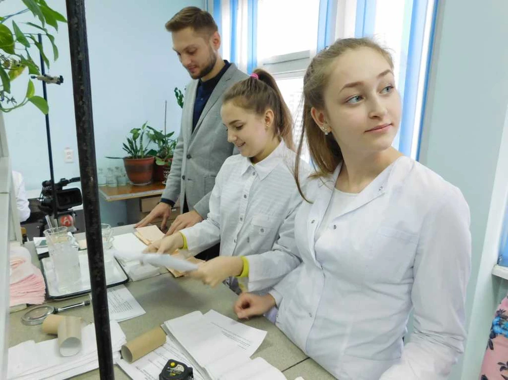 Мастер-класс телевизионному корреспонденту от двух подруг-второкурсниц DSCN4936.JPG