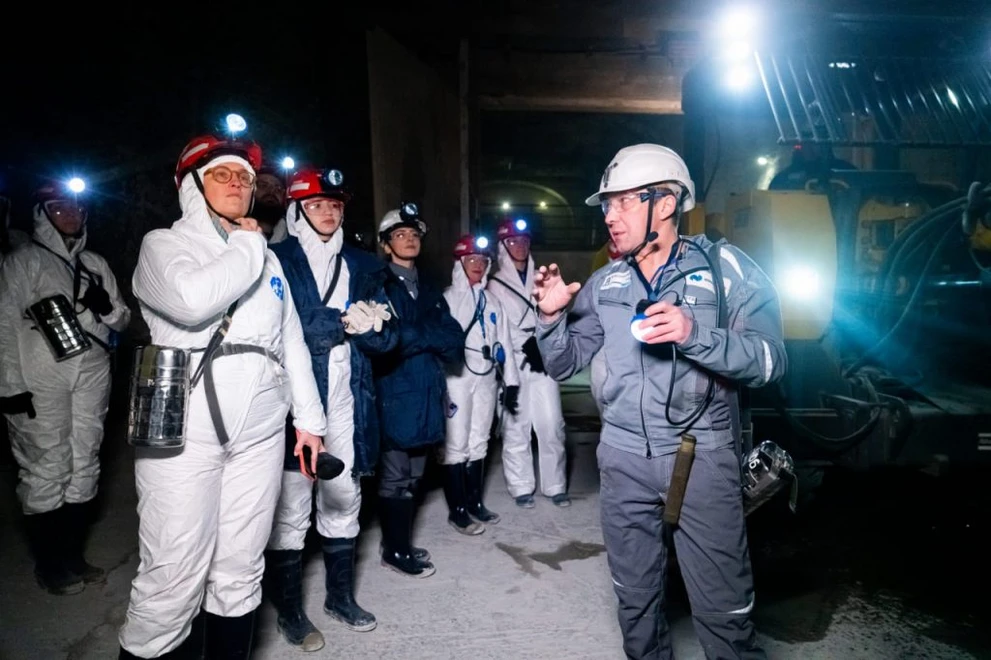 shahta-angidrit_leonid-pryadko-1-1024x682.jpg