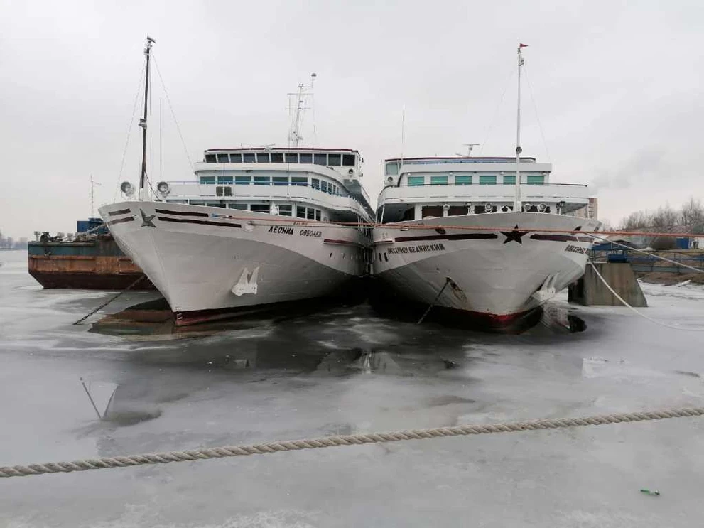 Фото Алексея Куликова: "Виссарион Белинский" - справа lCjd866edbM.jpg