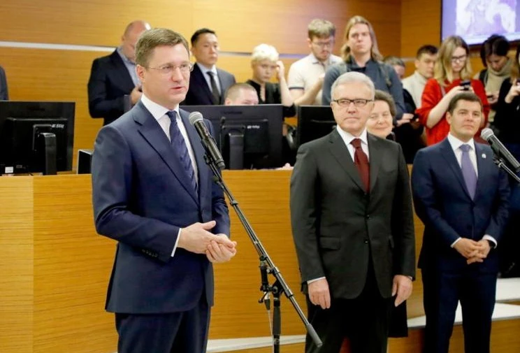 Александр Новак и Александр Усс _IMG-20191226-WA0026.jpg
