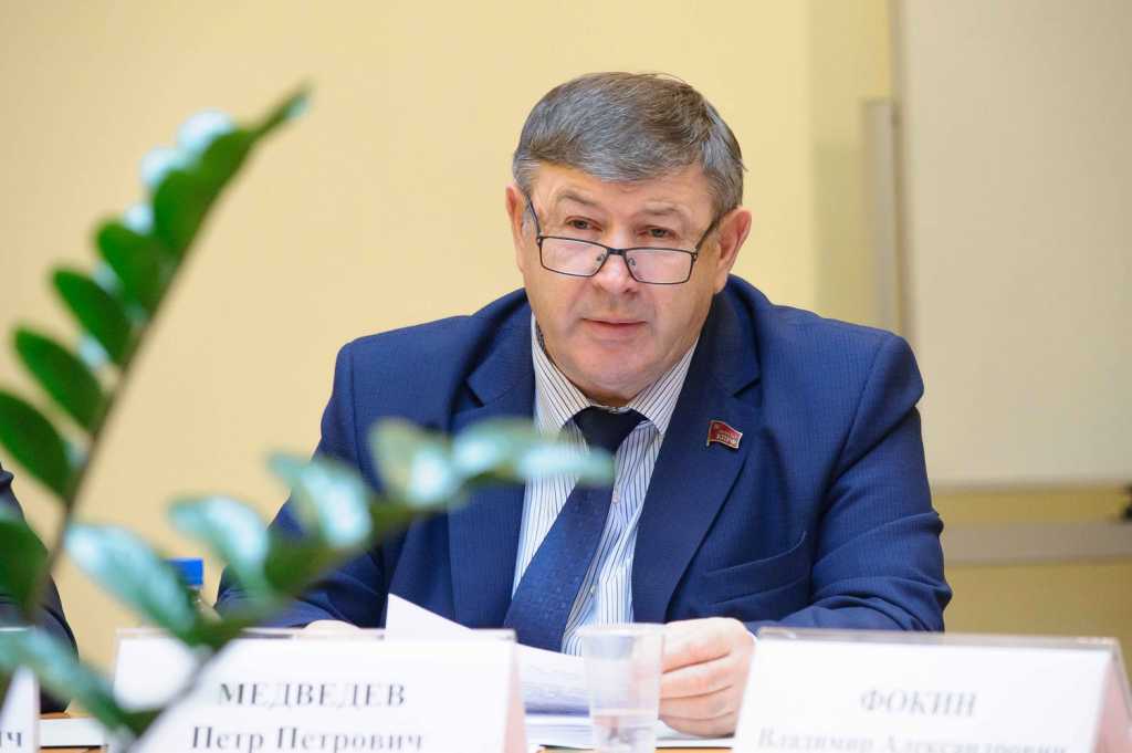 Медведев - фото с сайта ЗС.jpg