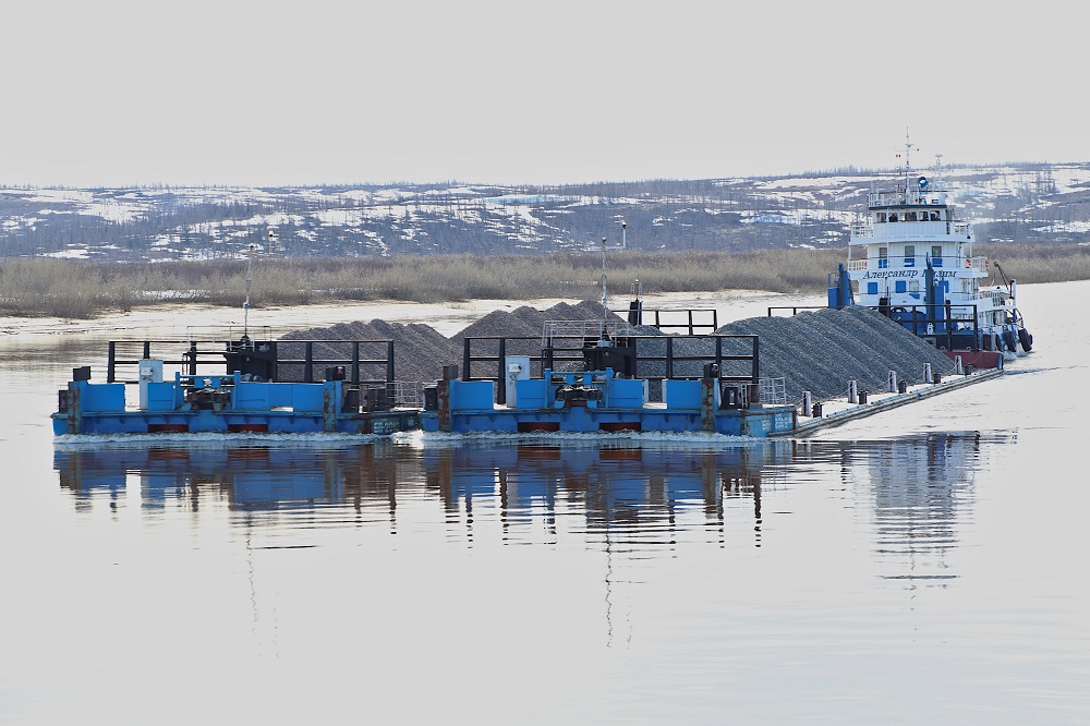 46_24-1(1)_Александр Кизим с составом на Б.Хете.jpg